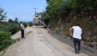 BELEDİYEDEN BETON YOL ATAĞI