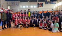 VOLEYBOL’DA CANTÜRK ORTAOKULU 1.OLDU