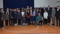 DEPREMZEDE ÖGRENCiLER YARARINA RESiM SERGiSi AÇILDI