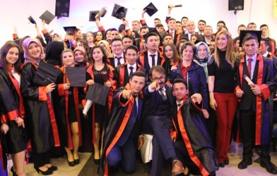ANADOLU LİSESİ İLK MEZUNİYET GECESİNİ YAPTI