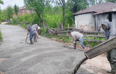 SOĞUKPINAR’DA YOL BETON İŞİ BAŞLADI