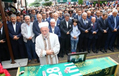 TÜTÜNCÜ SON YOLCULUĞUNA DUALARLA UĞURLANDI