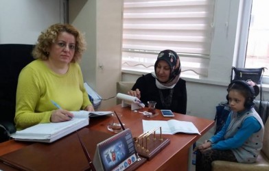 ÖĞRENCİLERE İŞİTME TARAMA TESTİ YAPILDI