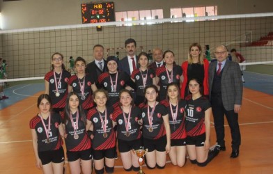 Genç Kızlar Voleybol Turnuvası Sona Erdi