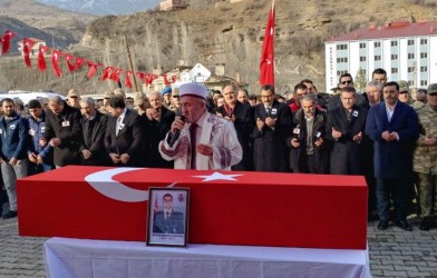 ŞEHiDiMiZi BiNLER UĞURLADI