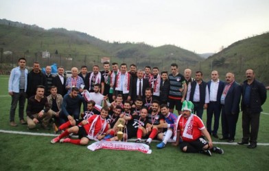 NAMAĞLUP ŞAMPiYON
