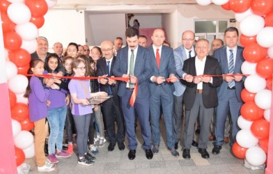ZENGiNLEŞTiRiLMiŞ KÜTÜPHANE AÇILDI