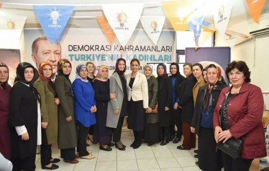 AK PARTİ KADIN KOLLARINA KARAMAN SEÇİLDİ