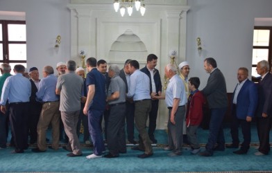 MERKEZ CAMİİNDE RAMAZAN BAYRAMI KUTLANDI