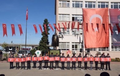 CUMHURiYET ÇOK YAŞA
