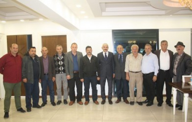 KAYMAKAM BAŞTÜRK,MUHTARLARLA  YEMEKTE BİR ARAYA GELDİ