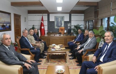 VALi SARIFAKIOĞULLARI’DAN KAYMAKAM BAŞTÜRK’E ZiYARET