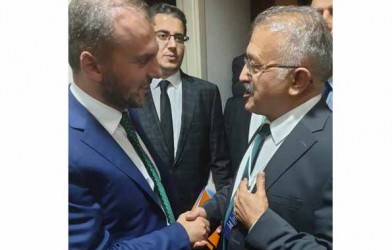 ADAYLAR ÖNCELİKLE ‘AK PARTİLİ’ OLMALI