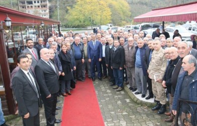 VALi SARIFAKIOĞULLARI, MUHTARLARLA BULUŞTU