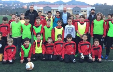 ‘FUTBOL AKADEMİSİ’NE YOĞUN İLGİ