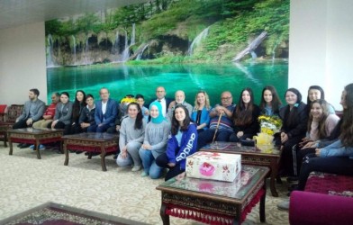 HASAN ALi YÜCEL ORTAOKULUNDAN HUZUREVi ZiYARETi