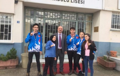 ÇPAL KARETE DE ESPiYE RÜZGARI ESTiRDi