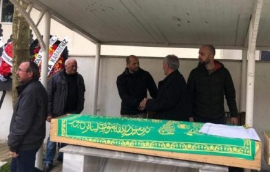 GAZETECi KARAMAN’ IN BABASI VEFAT ETTi