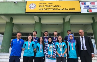ŞEHİT CENGİZ SARIBAŞ MTA LİSESİ İLKLERİ BAŞARIYOR