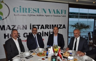 GİRESUN VAKFI İFTAR YEMEĞİ DÜZENLEDİ