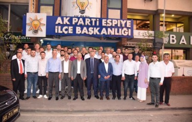 AK PARTİ’DE BAYRAMLAŞMA