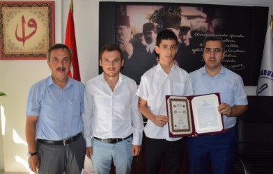 BİR YILDA HAFIZ OLDU
