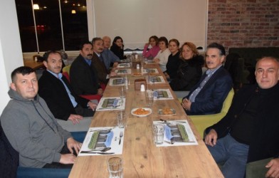 CHP’DEN BASINA YEMEK