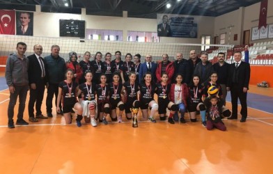 SDOO YILDIZ KIZLAR VOLEYBOL İL ŞAMPİYONU OLDU