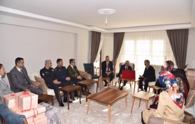 İLÇE PROTOKOLÜNDEN ŞEHİT AİLESİNE ZİYARET
