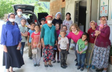 CHP ESPiYE’DE 700 ÇOCUĞU SEViNDiRDi