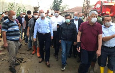 KAYMAKAM VE BAŞKAN FELAKET BÖLGESİNDE