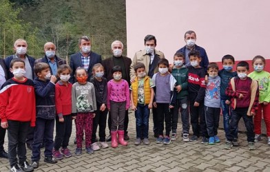 KAYMAKAM KÖYLERi iNCELEDi