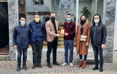 BURS VERENLERE TEŞEKKÜR PLAKETİ