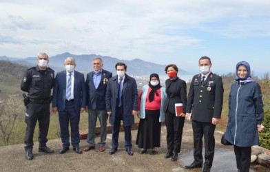 ŞEHiT VE GAZi AiLELERiNE ZiYARET