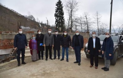 KöYDE VATANDAŞLARLA BiR ARAYA GELDiLER