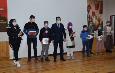 iHL ‘DE ÖĞRENCiLERiN TABLET SEViNCi