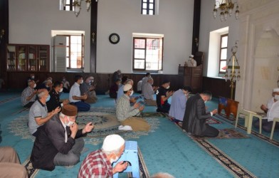 ŞEHiTLERiMiZE DUA EDiLDi