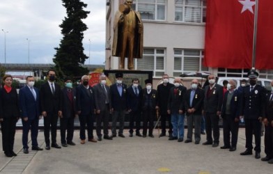 CUMHURiYET BAYRAMI KUTLANDI