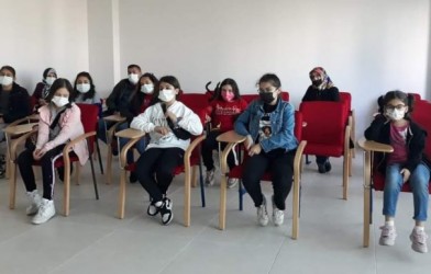 GENÇLiK MERKEZi HiZMETE GiRDi