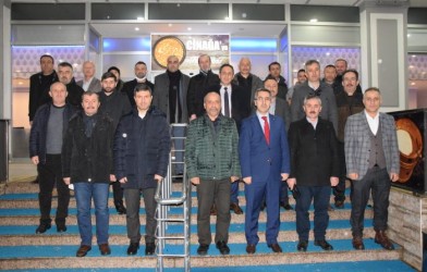 VEDA YEMEĞİNDE BULUŞTULAR