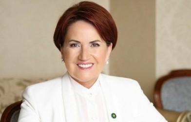 MERAL AKŞENER iLÇEMiZE GELiYOR!