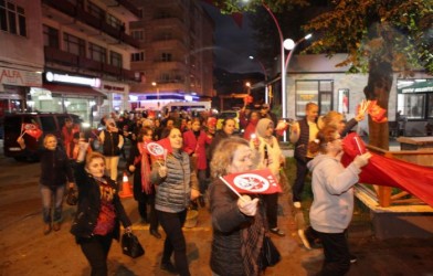 CHP’LiLER CUMHURiYET iÇiN YüRüDüLER