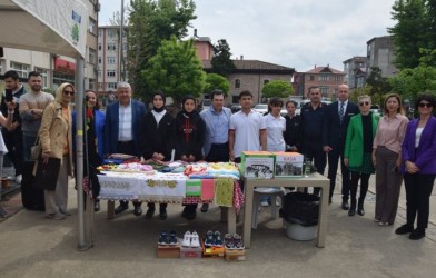 HATAY’DAKİ KARDEŞ OKUL İÇİN KERMES DÜZENLENDİ