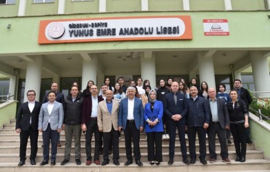 RESİM SERGİSİ DÜZENLENEN TÖRENLE AÇILDI