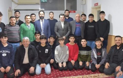 HAFIZ ÖĞRENCİLERLE BULUŞTULAR