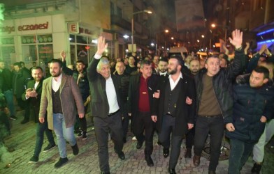 KARADERE: ‘BİZİM SEMTİN GENÇLERİ HER ŞEYİN EN GÜZELİNİ HAK EDİYOR’