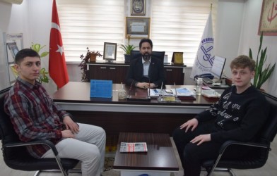 MÜFTÜ GÜLBE’DEN ÖĞRENCİYE ÖDÜL