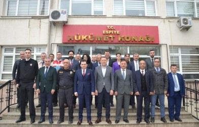 KAYMAKAM VE BAŞKAN’DAN ŞEHİT AİLELERİNE ZİYARET