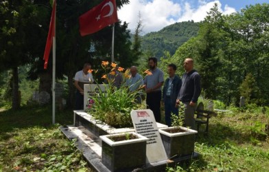 GÜLBE’DEN ŞEHİT MEZARINA ZİYARET