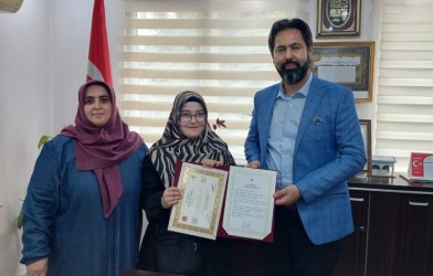 HAFIZ ÖĞRENCİLERİN BELGE SEVİNCİ